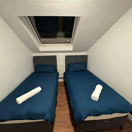 Apartment Apartments *